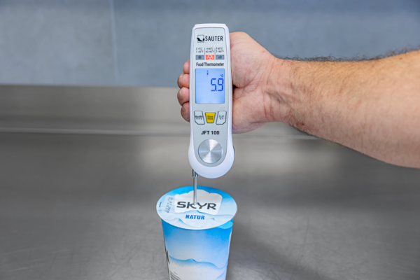 Thermometer SAUTER JFT 100 Application picture with food