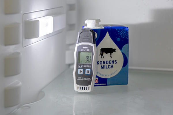 Thermomètre SAUTER JTL 100 Image d'application avec des aliments